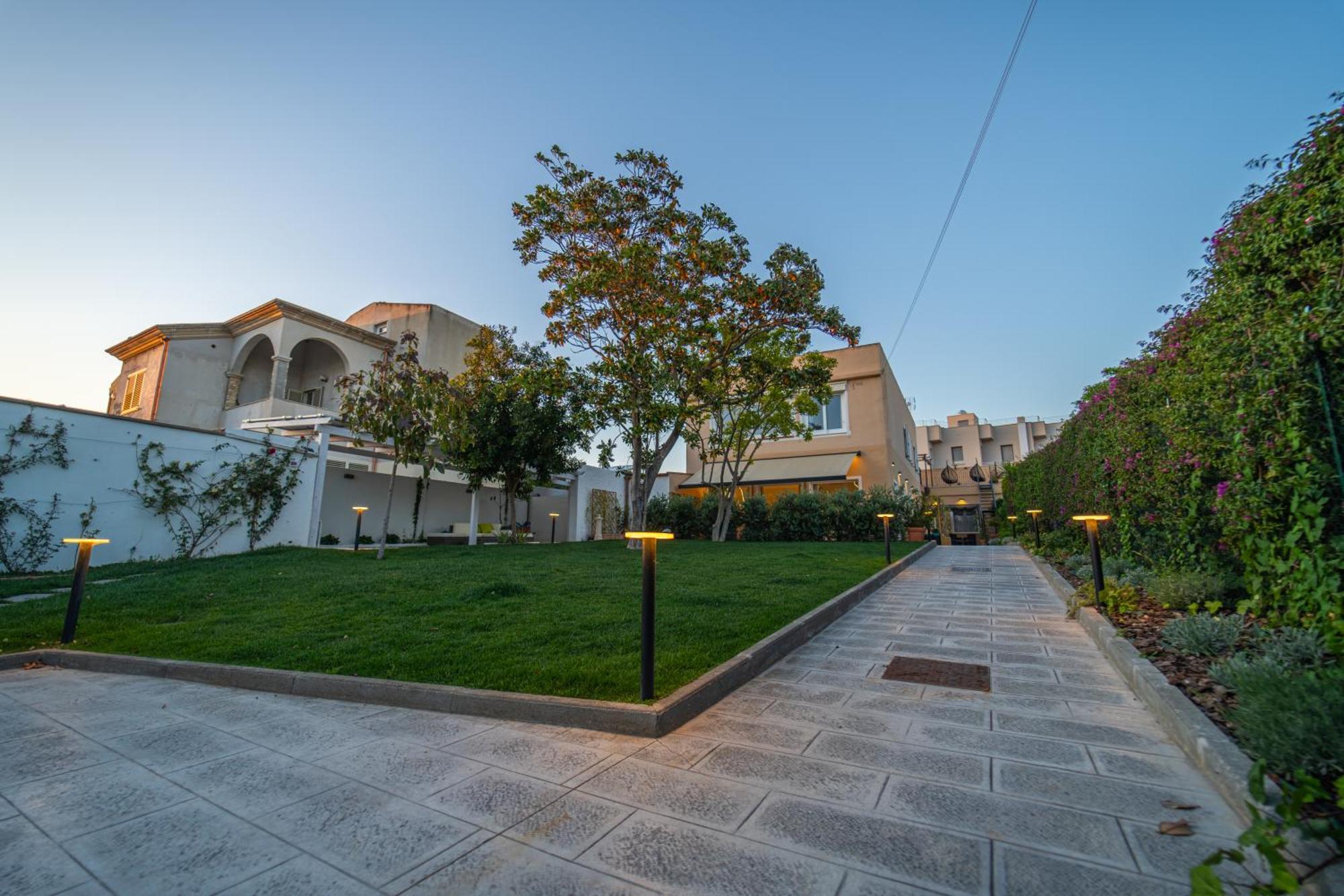 Paquja Aparthotel Quartu SantʼElena Екстериор снимка